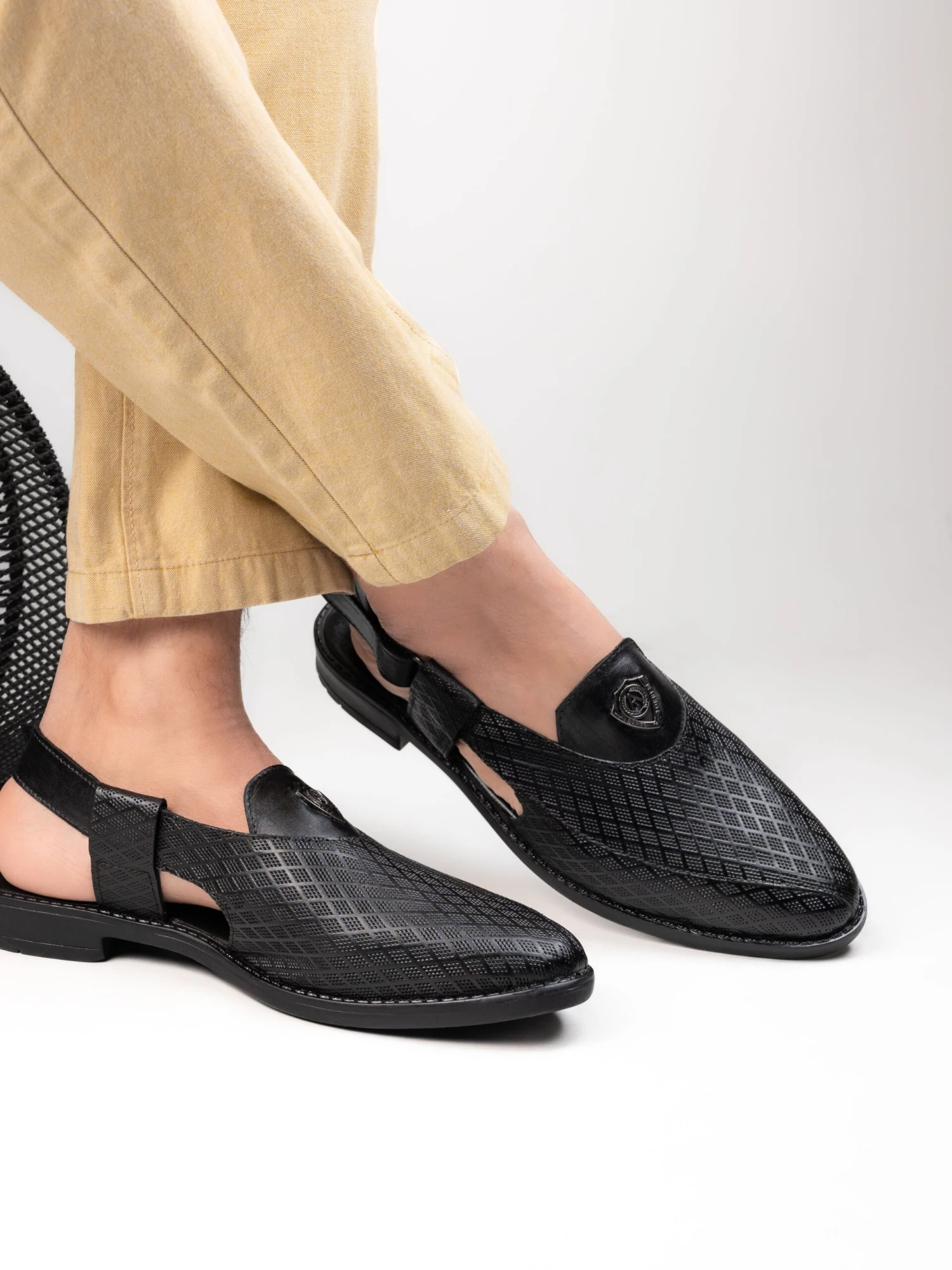 Alberto Torresi Genuine Black Leather Textured Peshawari Sandal With Padded Insole 1 Alberto Torresi Genuine Black Leather Textured Peshawari Sandal With Padded Insole